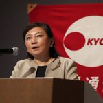 青山　瑠妙　氏